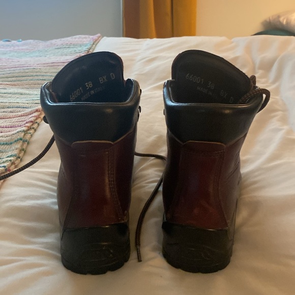 Scarpa leather mountaineering hiking boot size 7, 38 - Picture 4 of 7